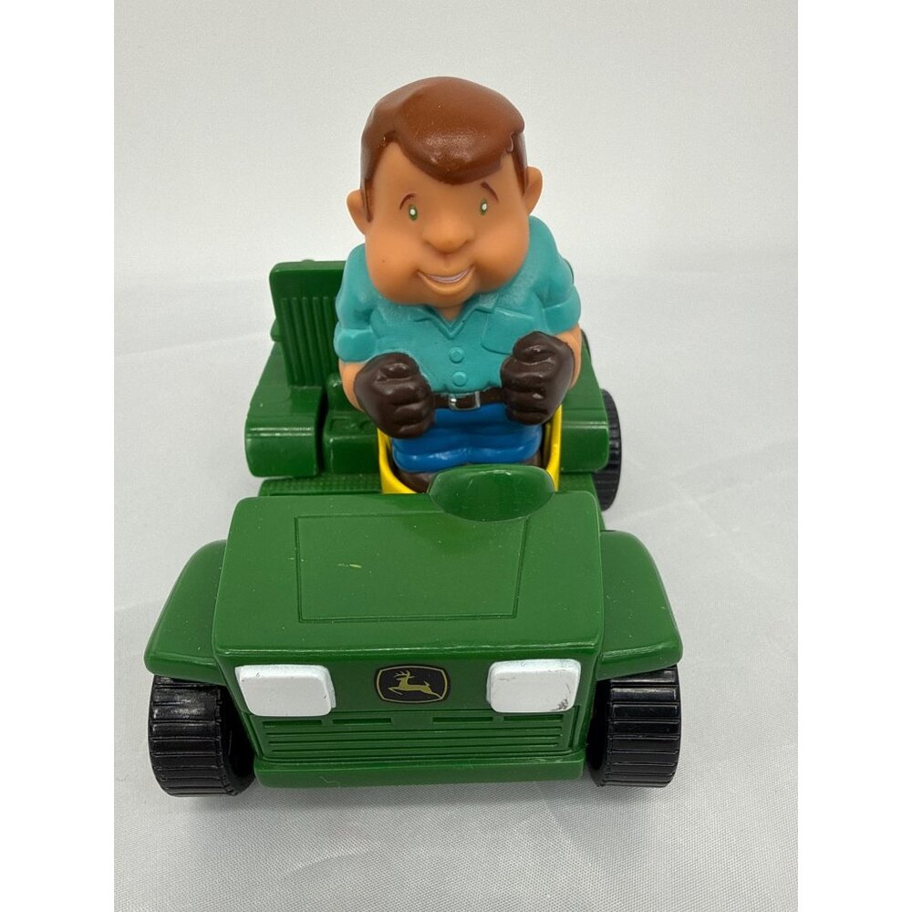RC2 John Deere 6 Wheel Gator With Dump Bed and Farmer